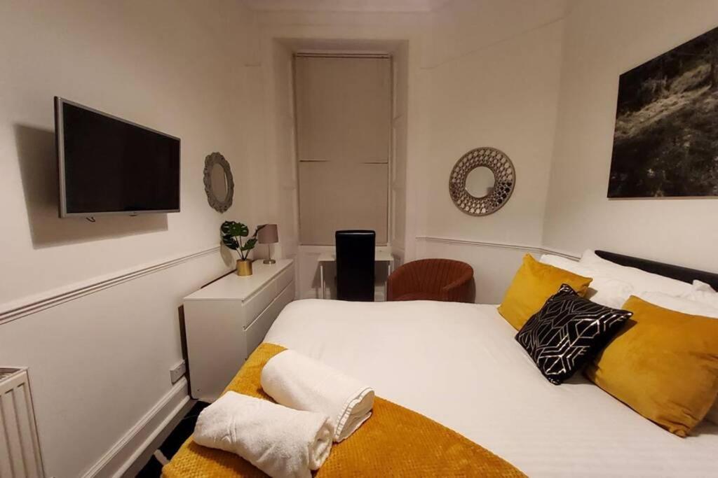 Leith Spectacular Apartment By Sensational Stay Short Lets & Serviced Accommodation With 6 Separate Beds & 2 Baths 爱丁堡 外观 照片