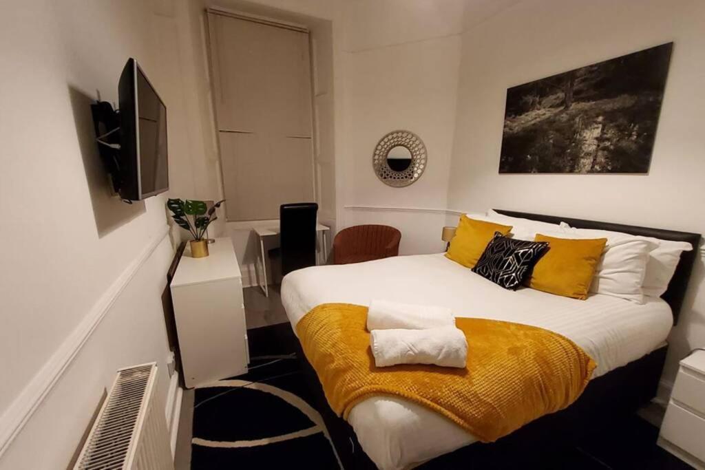 Leith Spectacular Apartment By Sensational Stay Short Lets & Serviced Accommodation With 6 Separate Beds & 2 Baths 爱丁堡 外观 照片