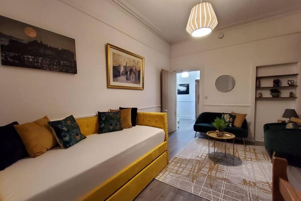 Leith Spectacular Apartment By Sensational Stay Short Lets & Serviced Accommodation With 6 Separate Beds & 2 Baths 爱丁堡 外观 照片